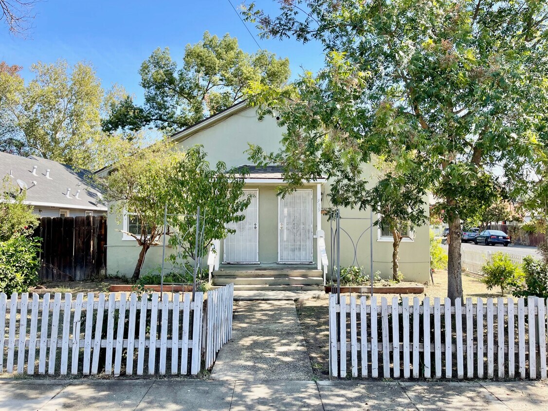 941 Cooper Ave, Yuba City, CA 95991 Townhouse for Rent in Yuba City