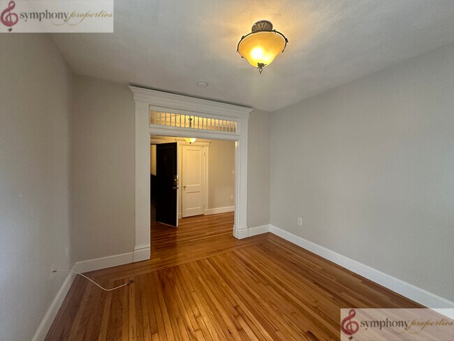 Building Photo - 1109 Boylston St