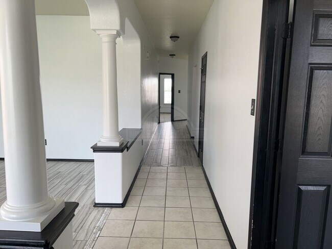 Foto del edificio - 5702 Shawn Dr