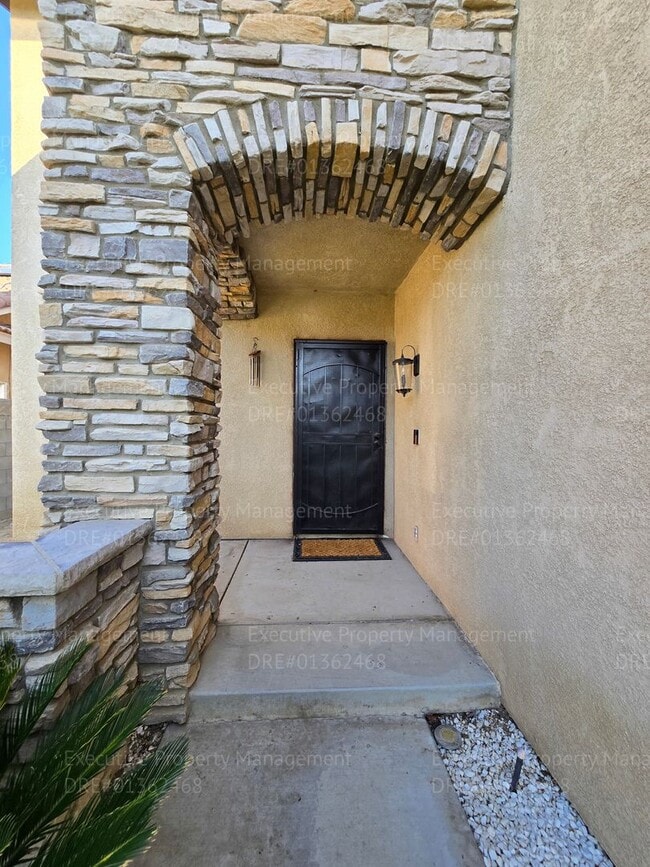 Foto del edificio - 3 bedroom/ 2.5 bathroom 2 story home.