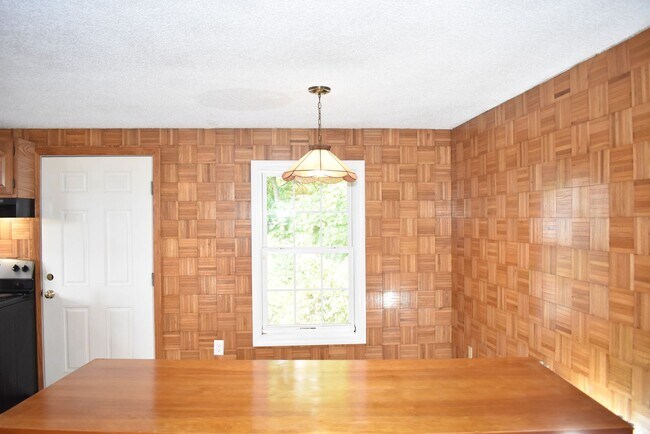 Building Photo - 28 Johnson St