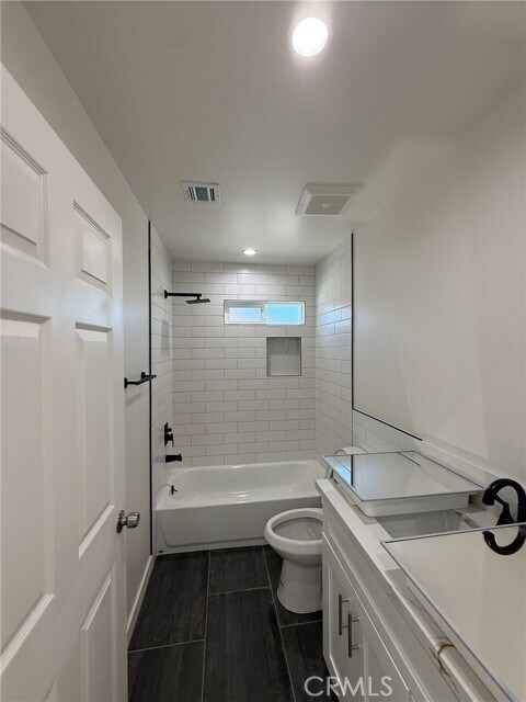 Foto del edificio - 18110 Gault St