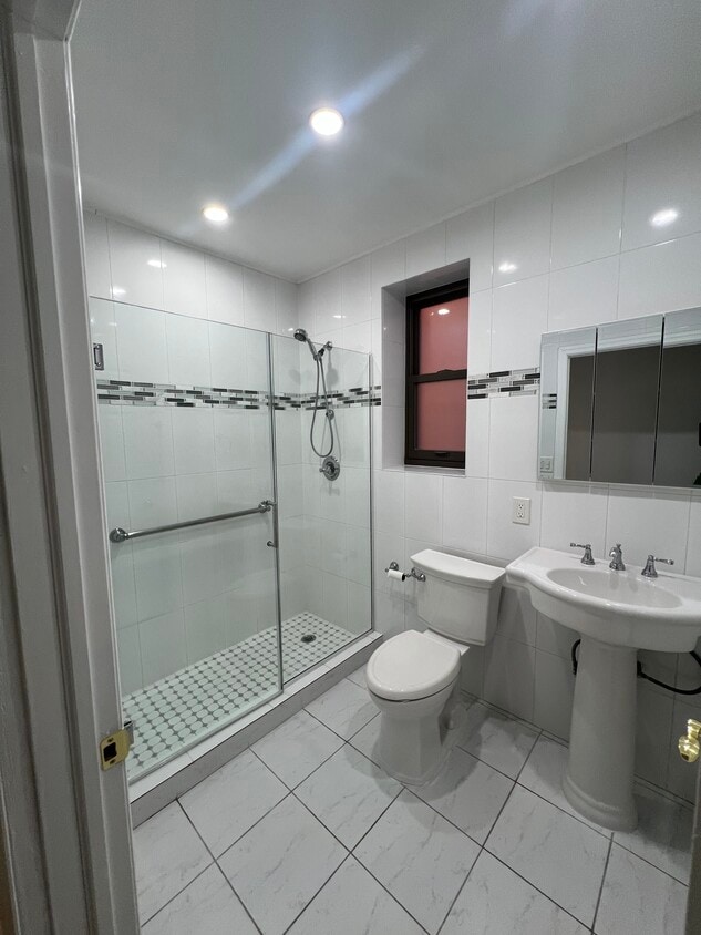 Bathroom - 1459 Arnow Ave