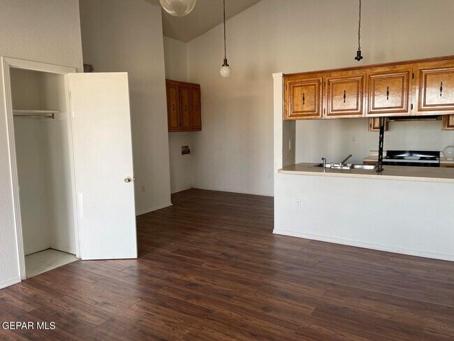 Foto del edificio - 7214 Dale Rd