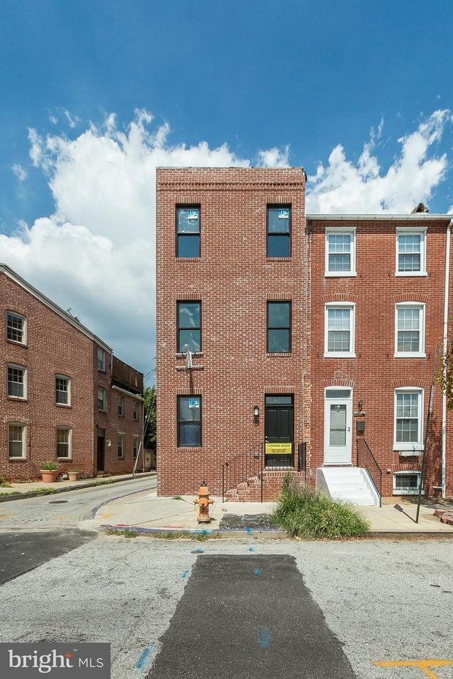 Building Photo - 116 W Hamburg St