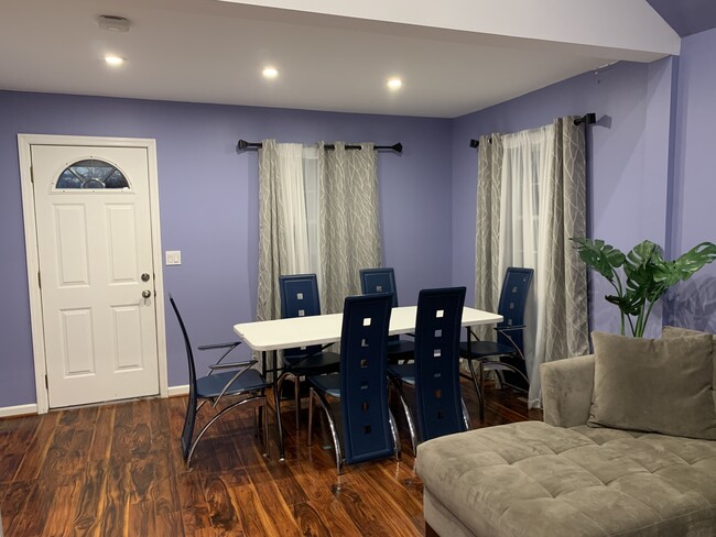 Foto del edificio - 8215 Shore Rd