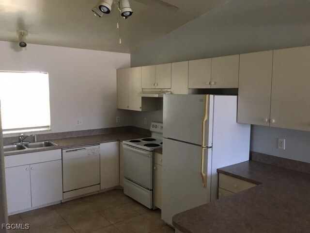 Foto del edificio - 4023 Skyline Blvd