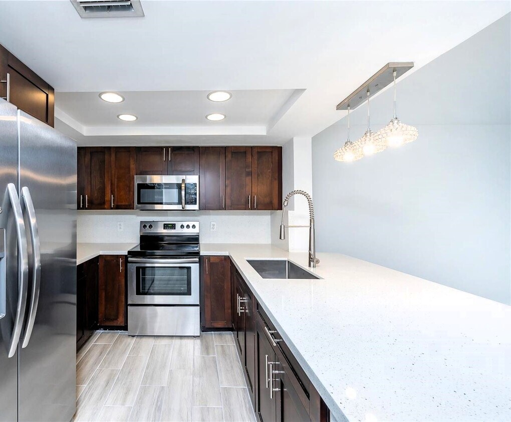 Foto principal - 12219 SW 14th Ln