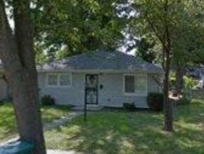 Building Photo - 1433 E 35th Ct