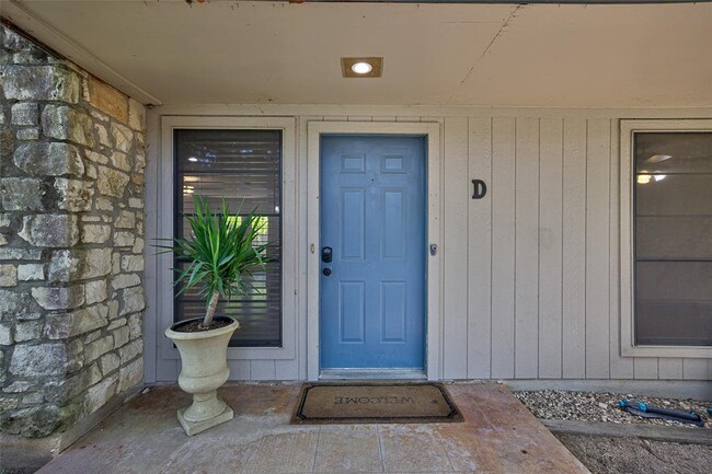 Foto del edificio - 700 Castle Ridge Rd