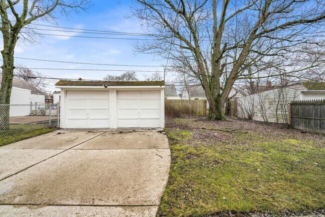 Building Photo - 3958 E Antisdale Rd
