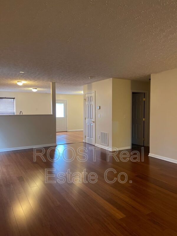 Building Photo - 8003 Beardsley Ave