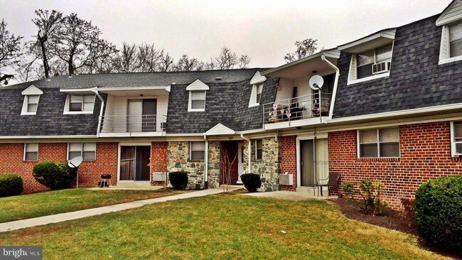 Building Photo - 909 Cooks Ln