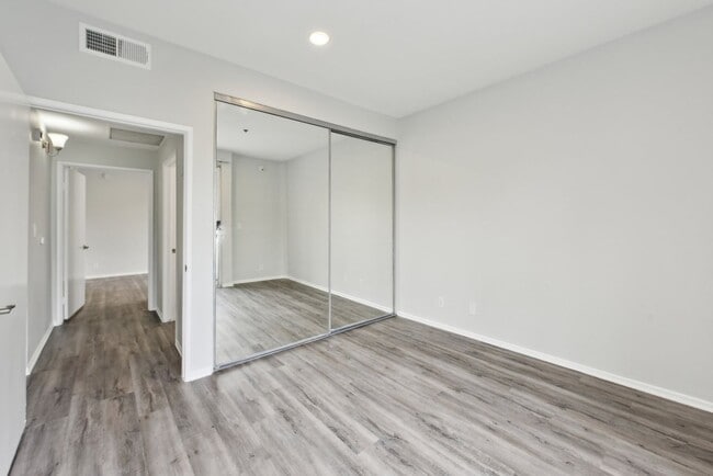 Interior Photo - 845 S. Kingsley