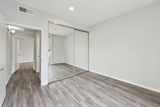 Interior Photo - 845 S. Kingsley