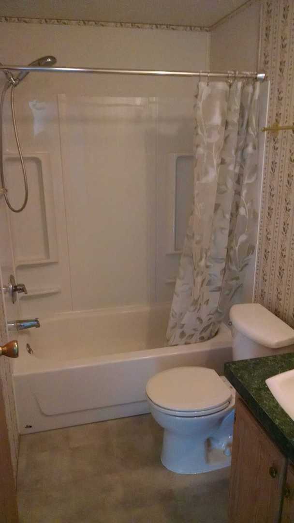 Building Photo - Affordable 3 bedroom 2 bathroom mobile home!