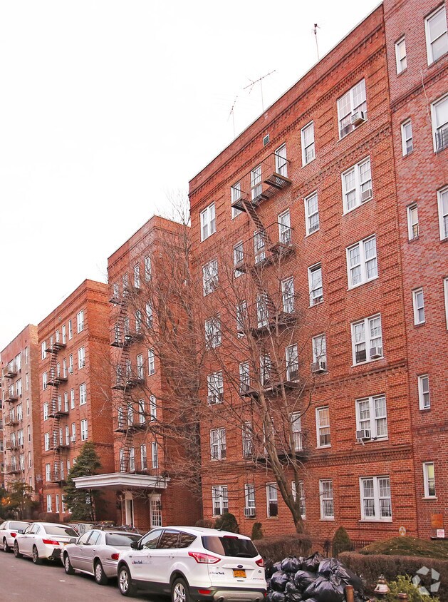 Foto del edificio - 383 E 17th St