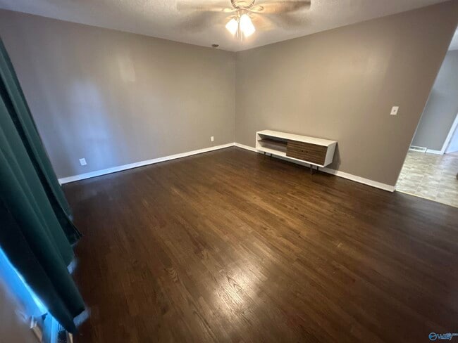 Foto del edificio - 613 Dawson Terrace NW