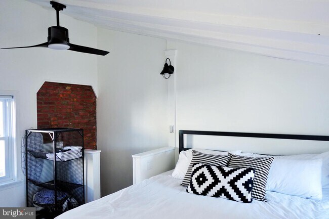 Foto del edificio - 2127 Rodman St