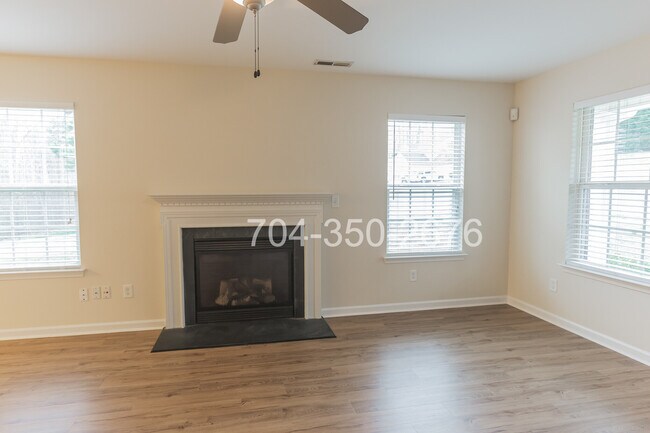 Foto del edificio - 1941 Pheasant Glen Rd