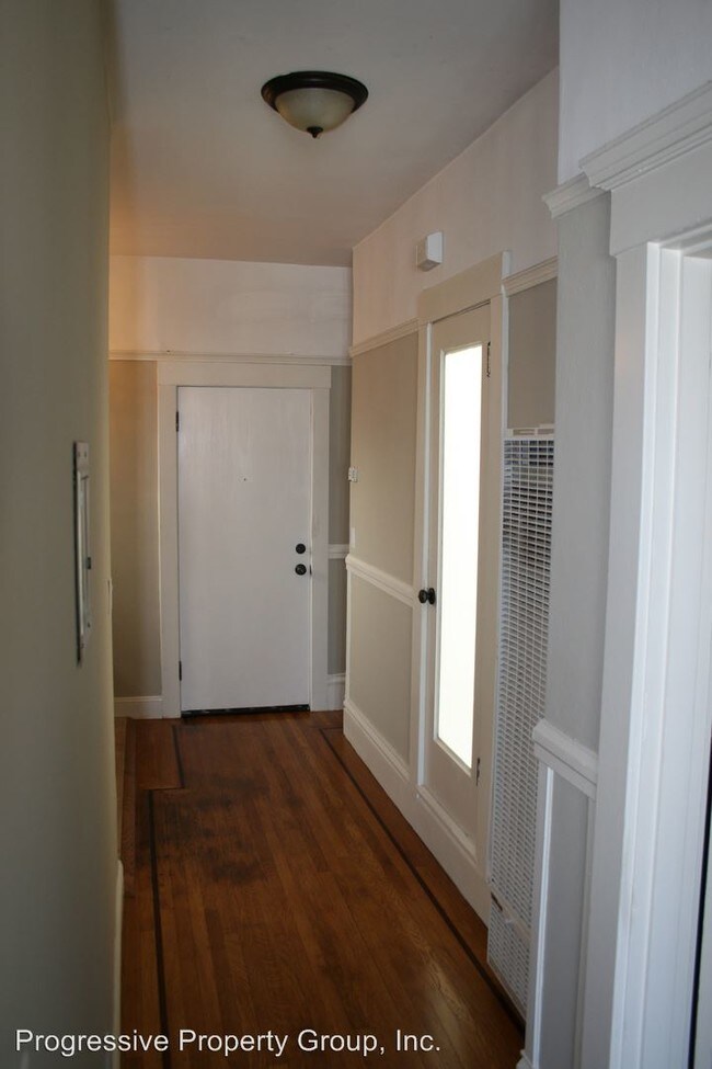 Building Photo - 1 br, 1 bath House - 2261A Fulton Street