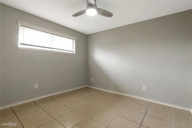Foto del edificio - 2 br, 1 bath Duplex - 4822 Dodt Avenue 4824
