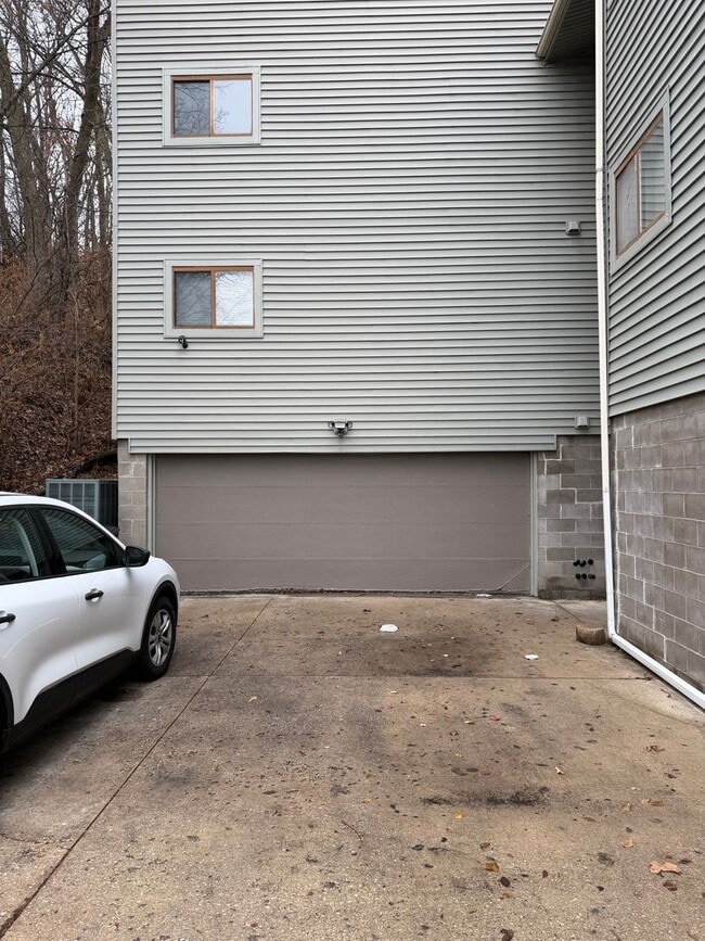 Foto del edificio - 3401 Blackhawk Rd