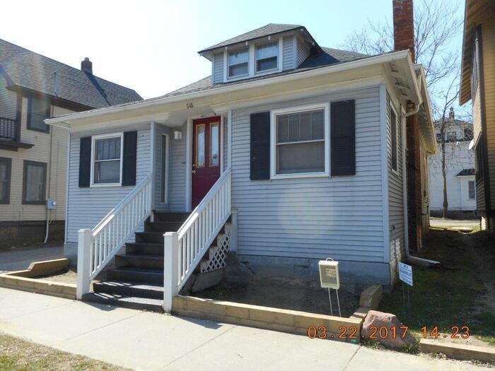 Primary Photo - Awesome 3bed 2 bath house in downtown Kala...