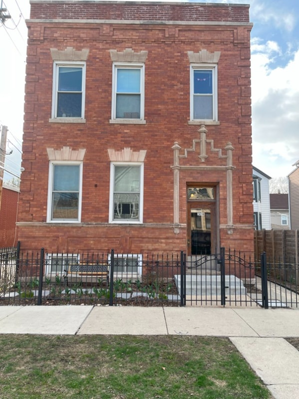 Building Photo - 2416 N Washtenaw Ave