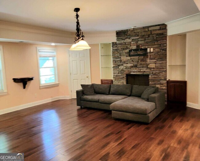 Building Photo - 4937 Village Terrace Dr