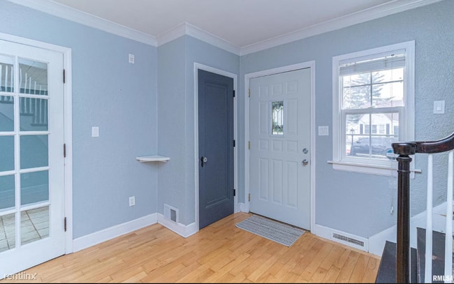 Building Photo - 2 br, 1 bath House - 406 W Albany Ave