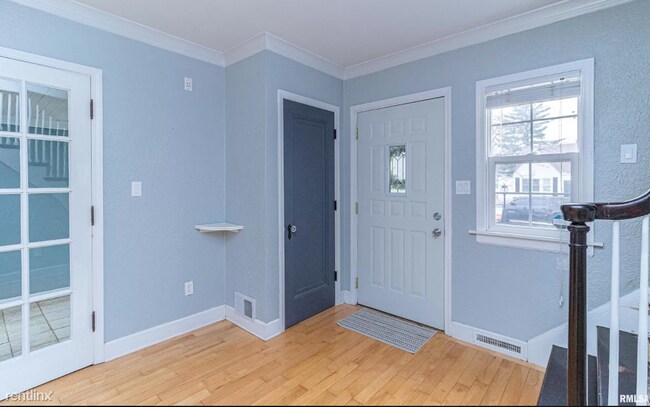 Foto del edificio - 2 br, 1 bath House - 406 W Albany Ave