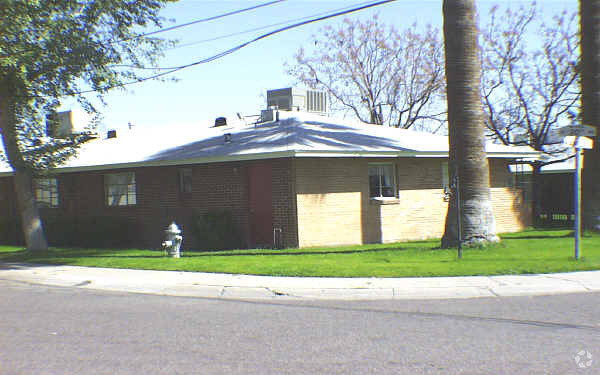 Foto principal - 1940-1948 W Amelia Ave