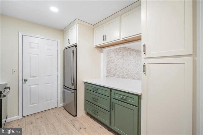 Building Photo - 10264 Redtail Ct