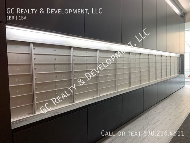 Building Photo - ***SOUTH LOOP / FLOOR TO CEILING WINDOWS W...
