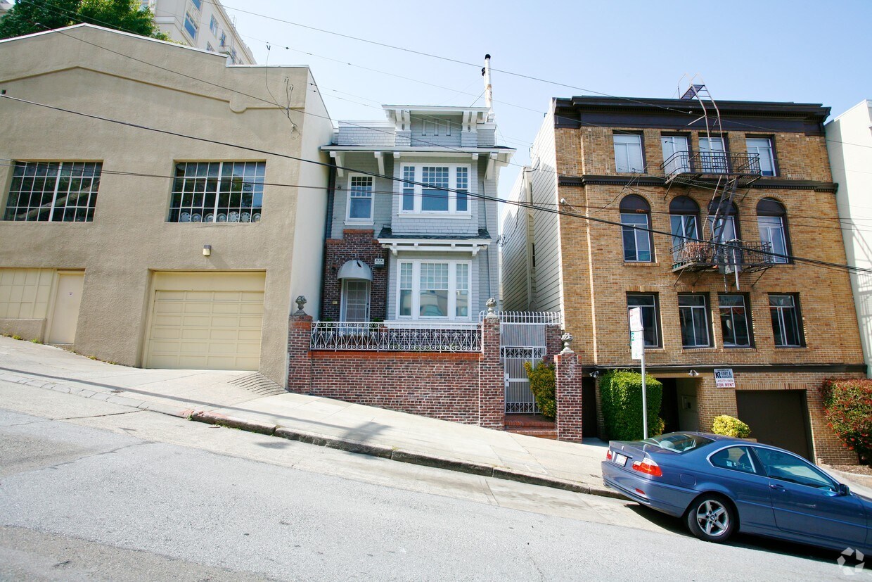Primary Photo - 1948 Washington St