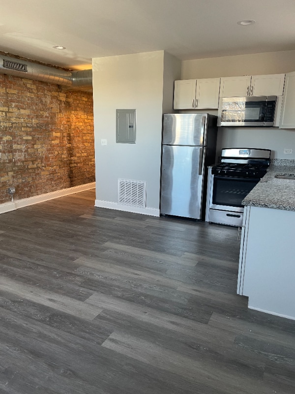 Building Photo - 1610 W Wallen Ave