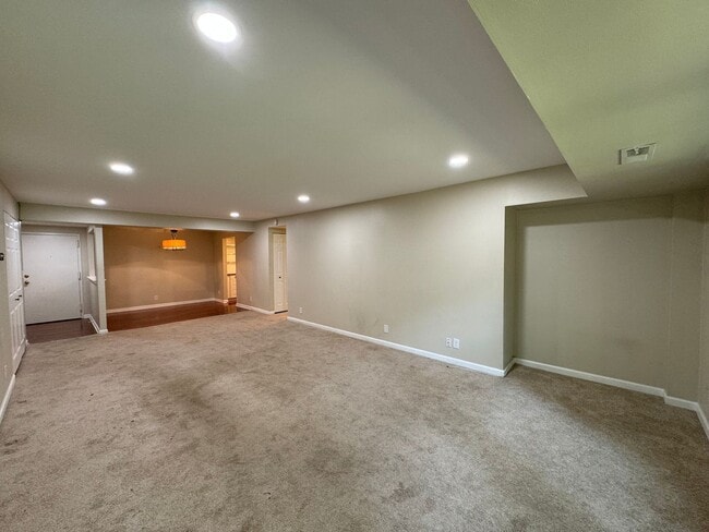 Building Photo - Spacious 2 Bed 2 Bath Condo In Vibrant The...