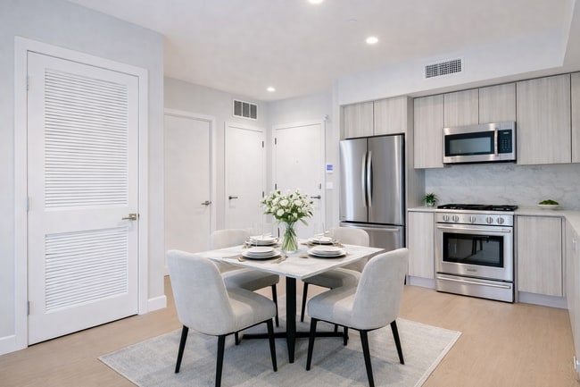 Foto del edificio - 5851 W 88th St