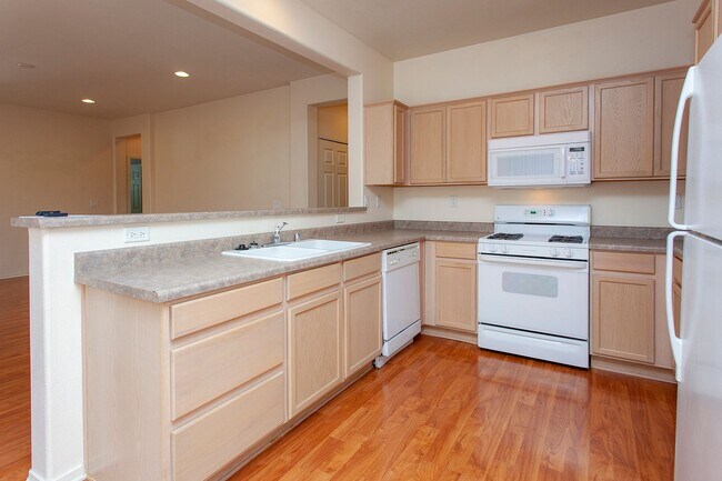 Foto del edificio - Move-In Ready Sparks Home with 2 Car Garage