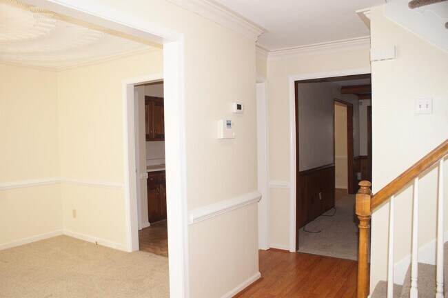 Building Photo - 503 Mulligan Dr
