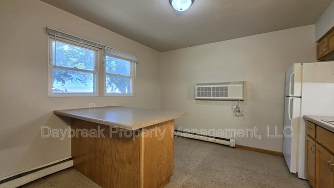 Foto del edificio - 2814 8th St N