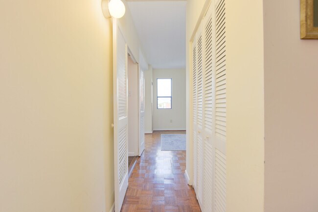Building Photo - 2123 California St NW