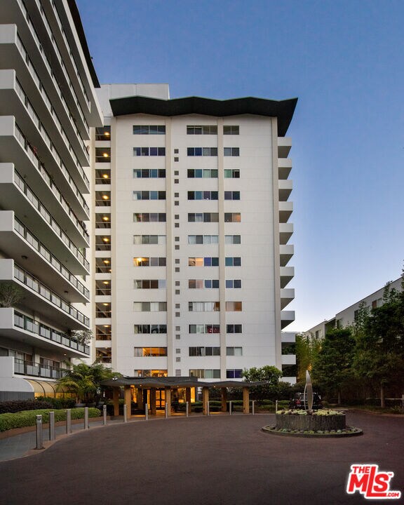 Foto del edificio - 1155 N La Cienega Blvd