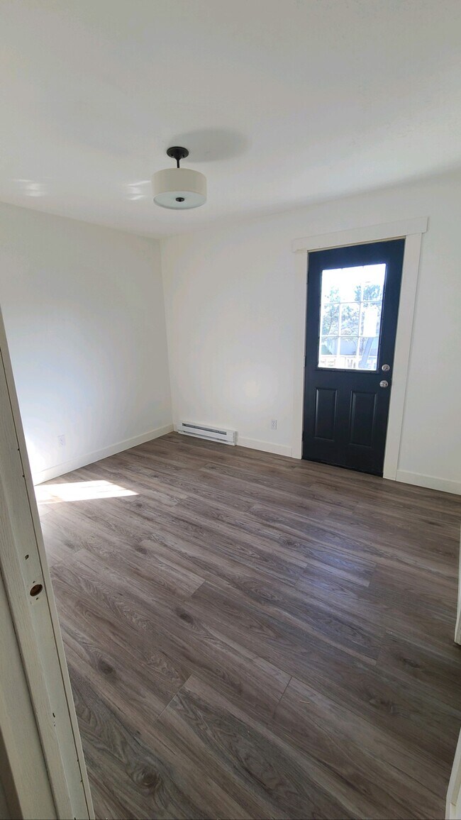 Foto del edificio - 100 Crestwood Dr