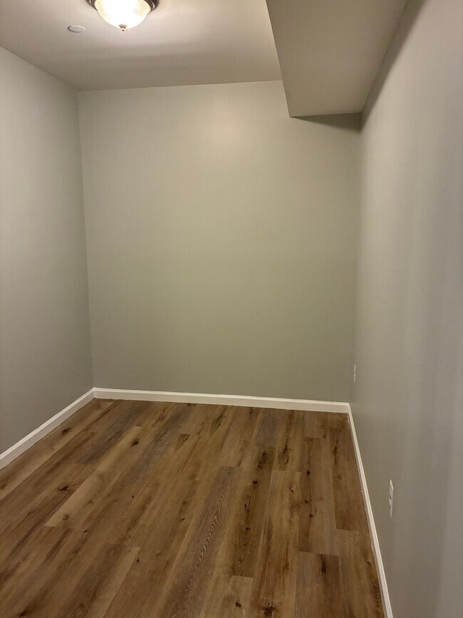 Foto del edificio - 1709 E St NE