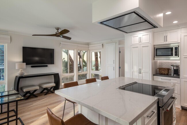Foto del edificio - 1040 Coast Blvd S