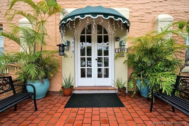 Foto del edificio - 3409 S Le Jeune Rd