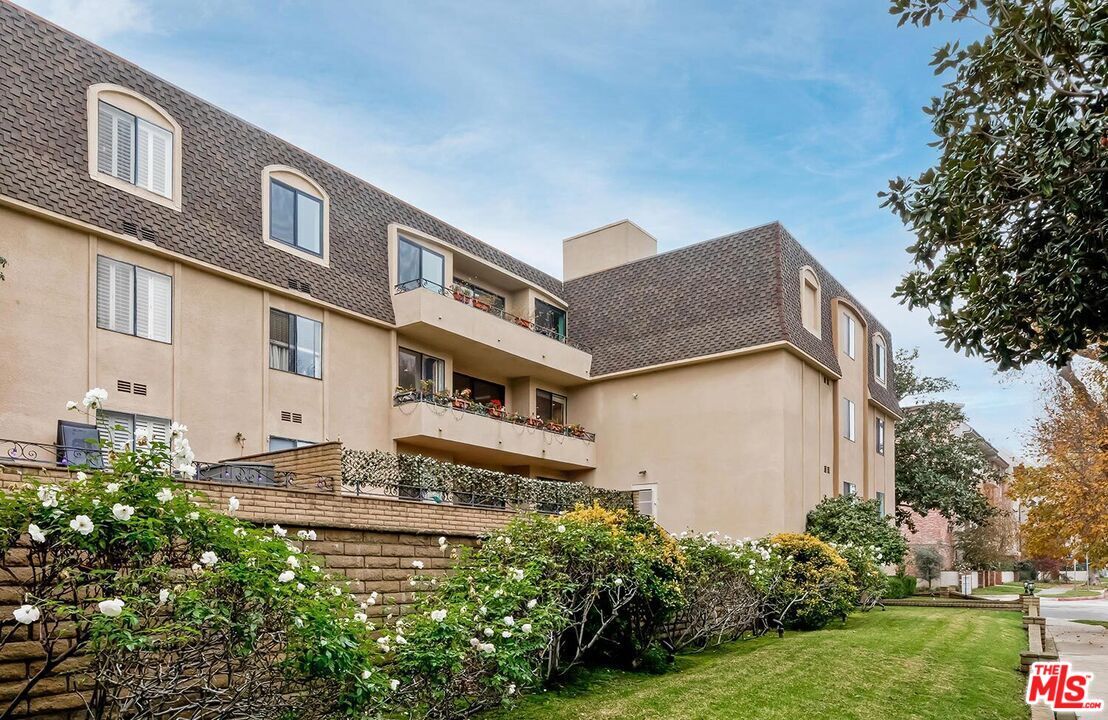 Foto principal - 1201 S Roxbury Dr