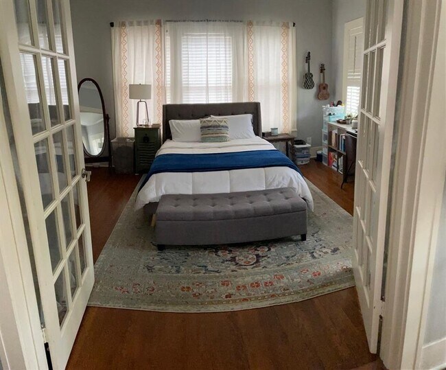 Foto del edificio - 1706 Cherryhurst St